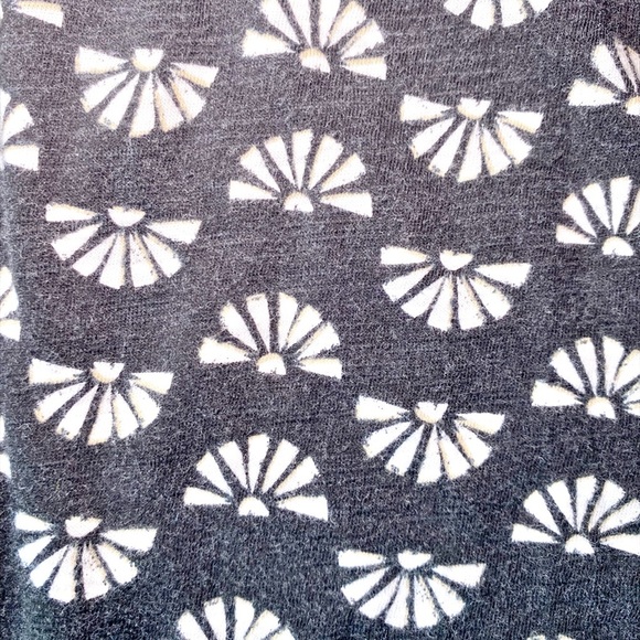 Wonderly Black and White Floral Blouse - Picture 12 of 12